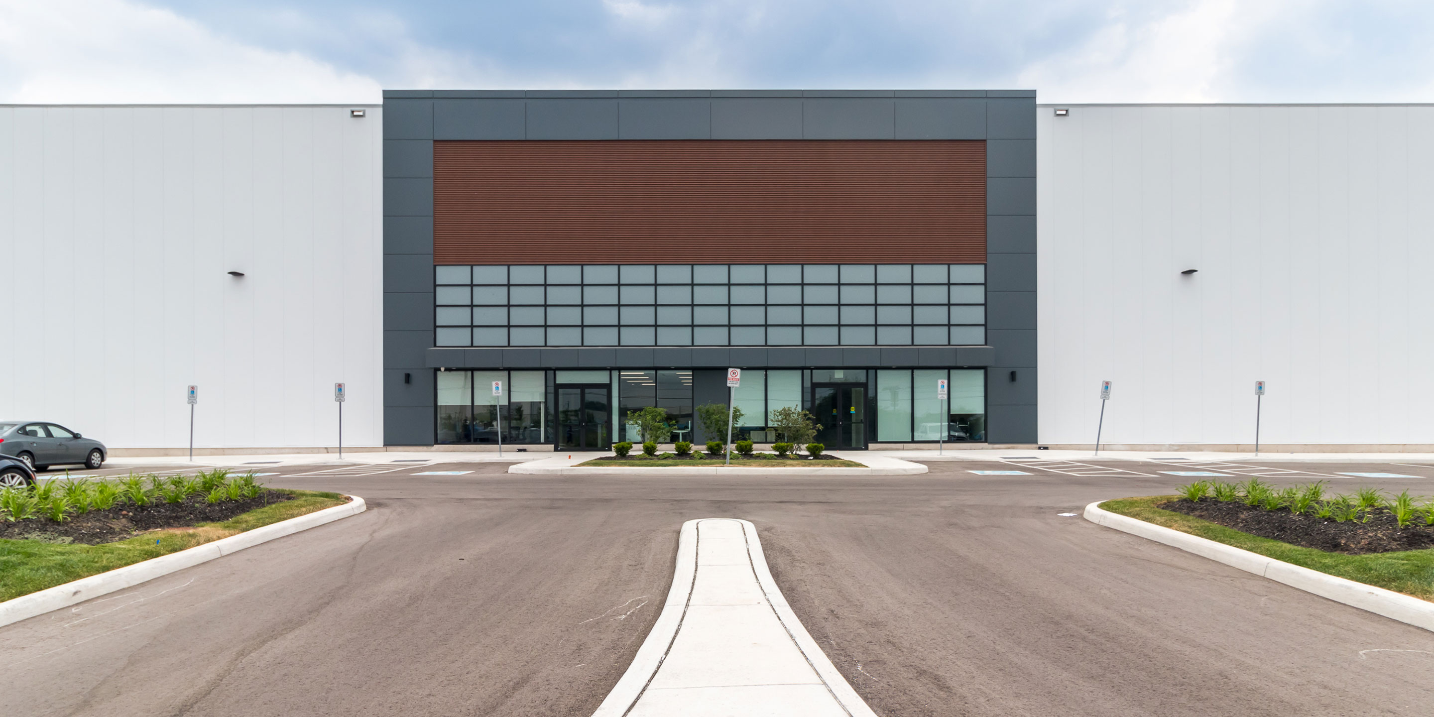 Bronte Creek Corporate Centre at 1213 International Blvd. in Burlington, ON